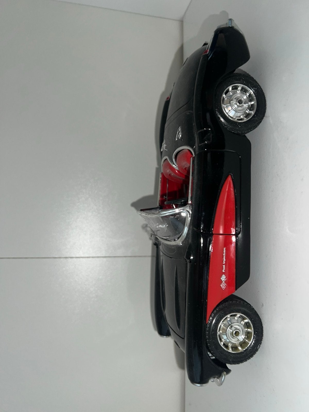 Zwarte Chevrolet Corvette C1 modelauto, schaal 1:18, Ophalen, Zo goed als nieuw, Auto, Overige merken