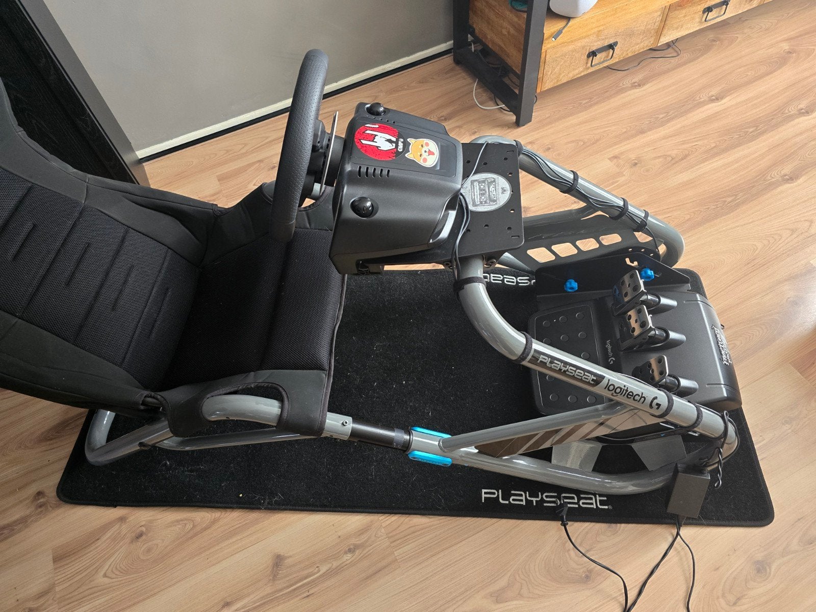 Playseat trophy logitec incl stuur, pedalen, shifter en mat, Spelcomputers en Games, Spelcomputers | Overige Accessoires, Ophalen