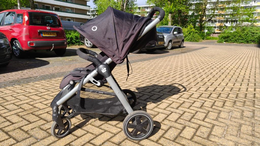 Maxi-Cosi Gia buggy in Essential Black., Kinderen en Baby's, Ophalen, Maxi-Cosi, Zonnekap