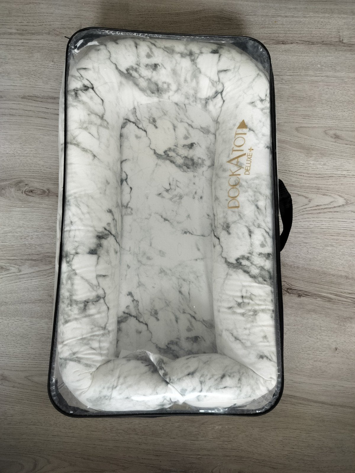 DockATot Deluxe+ babynestje - Marmer design, Ophalen of Verzenden
