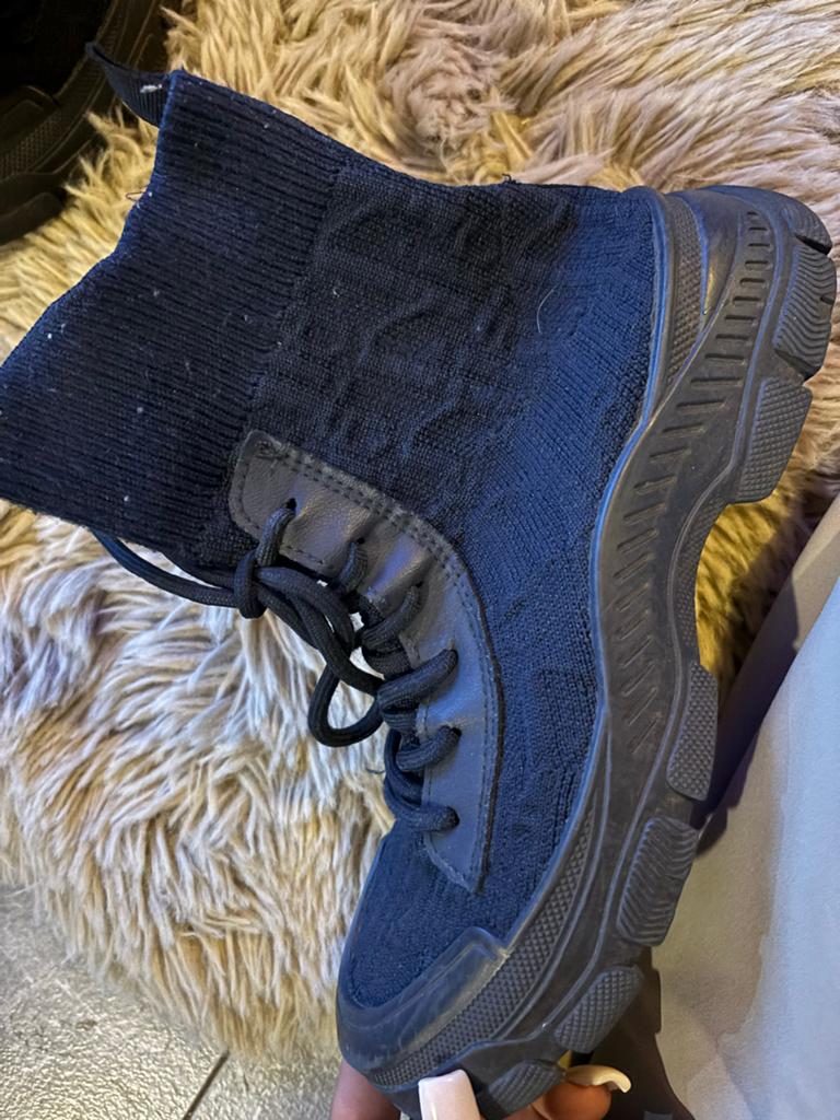 Zwarte soklaarzen/sneakers, Ophalen of Verzenden, Gedragen, Zwart, Sneakers of Gympen