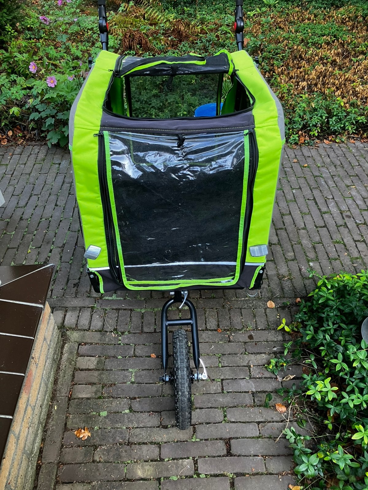 Hondenkar wandel en fiets mogelijkheid, Ophalen, Zo goed als nieuw