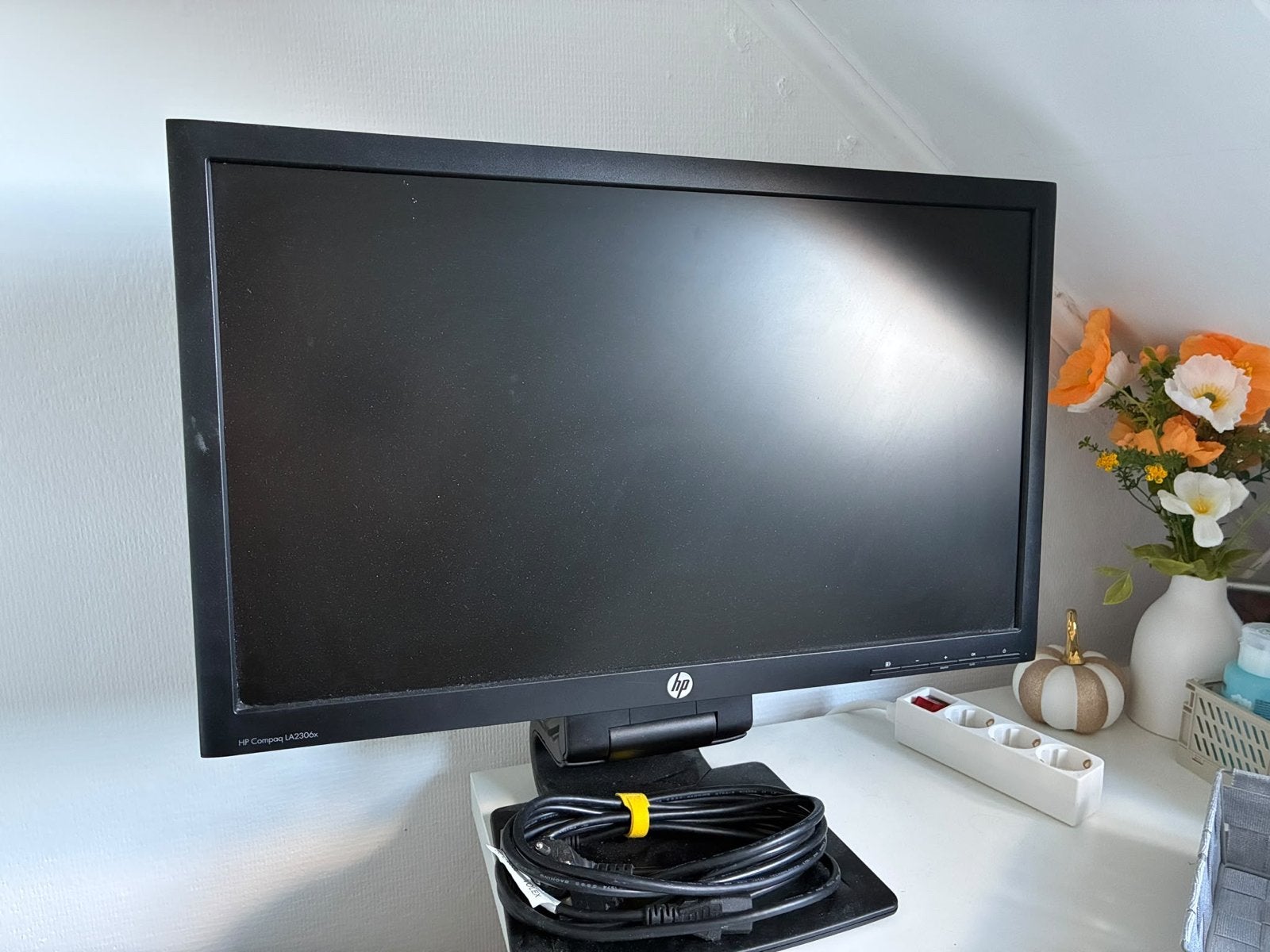 HP Compaq LA2306x Monitor - Full HD, Zwart, Computers en Software, Gebruikt, In hoogte verstelbaar, Full HD, Ophalen of Verzenden