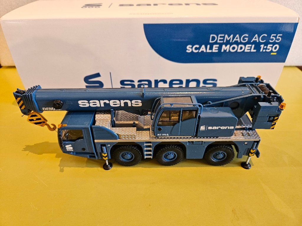 DEMAG AC 55 SARENS, Hobby en Vrije tijd, Modelauto's | 1:50, Ophalen of Verzenden, Zo goed als nieuw, Hijskraan, Tractor of Landbouw