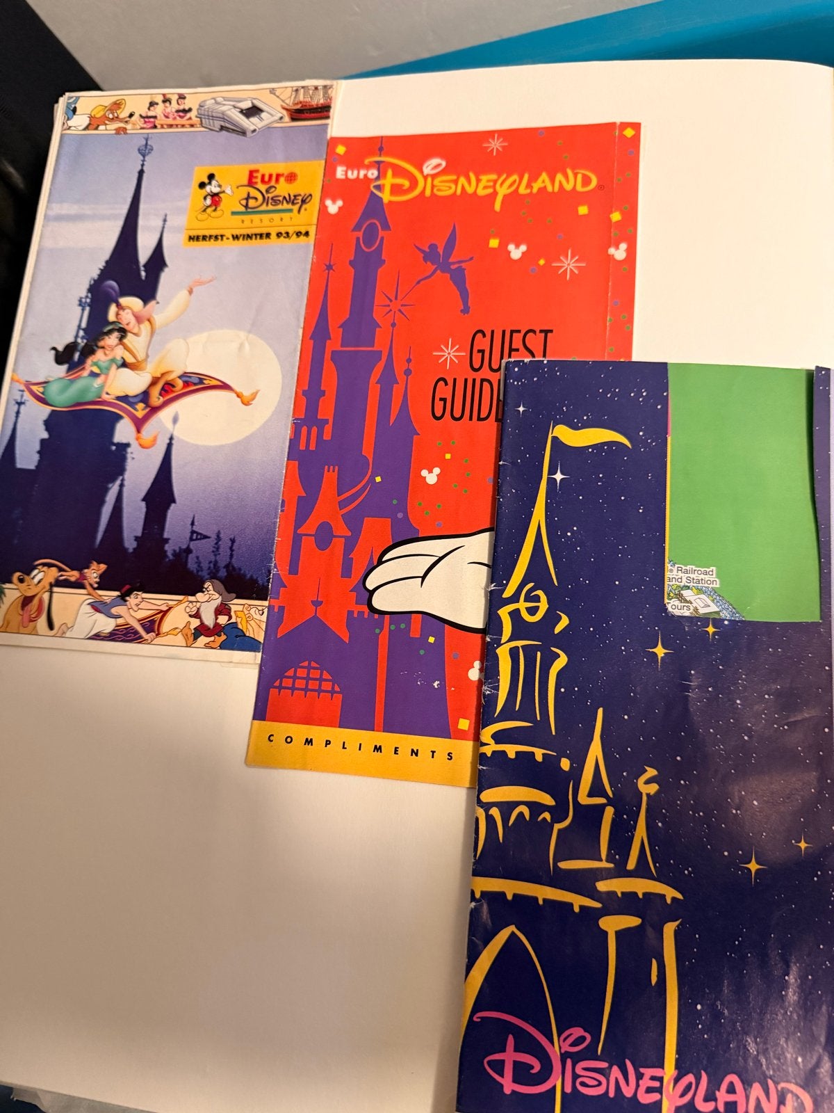 Disneyland Paris Passepoorten en Gidsen - Vintage Collectie, Verzamelen, Disney, Ophalen of Verzenden, Leeuwenkoning of Jungle Boek