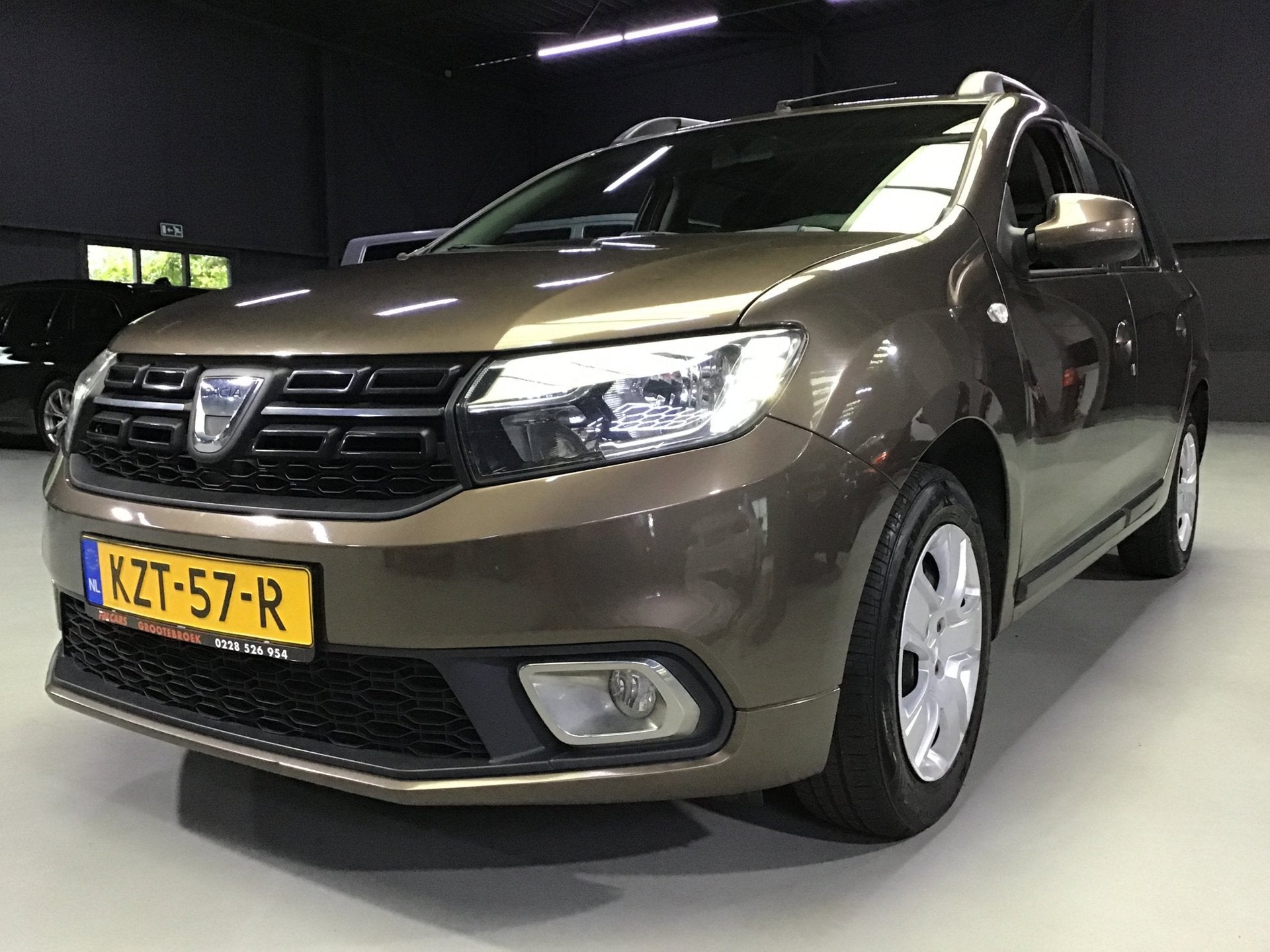 Dacia Logan MCV 1.5 dCi Prestige I Trekhaak I Airco I Cruise, Auto's, Voorwielaandrijving, Verwarmde buitenspiegels, Stof, Gebruikt