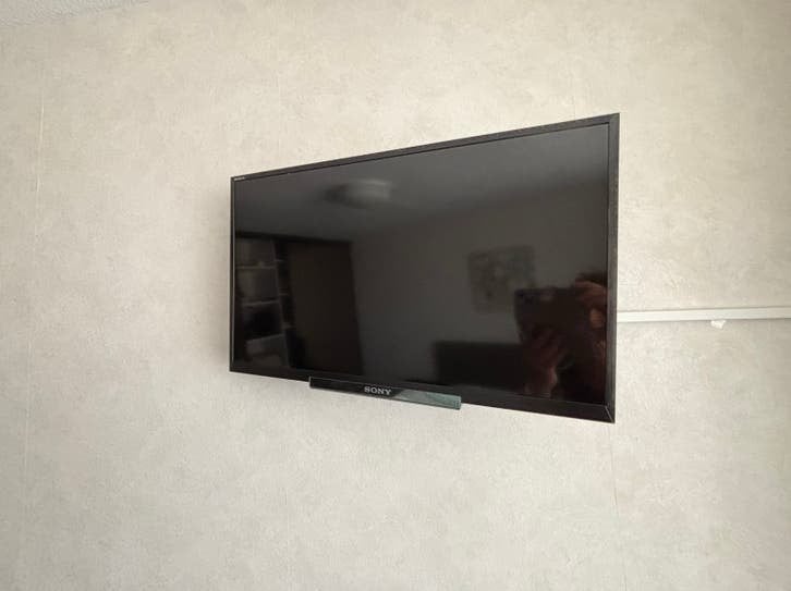 Sony bravia kleine tv 60 cm ideaal voor slaapkamer, Audio, Tv en Foto, Televisies, Ophalen, 50 Hz, Zo goed als nieuw, Sony