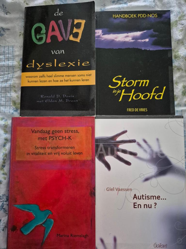 Psychologie Boeken: Dyslexie, PDD-NOS, Stress, Autisme, Ophalen of Verzenden, Gelezen, Klinische psychologie, Ronald D. Davis, Fred de Vries, Marina Riemslagh, Giel Vaessen