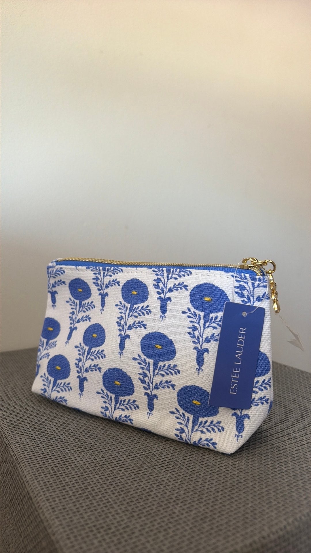 Estee Lauder toilet tasje met producten, Sieraden, Tassen en Uiterlijk, Toilettassen, Ophalen of Verzenden, Nieuw, Dame