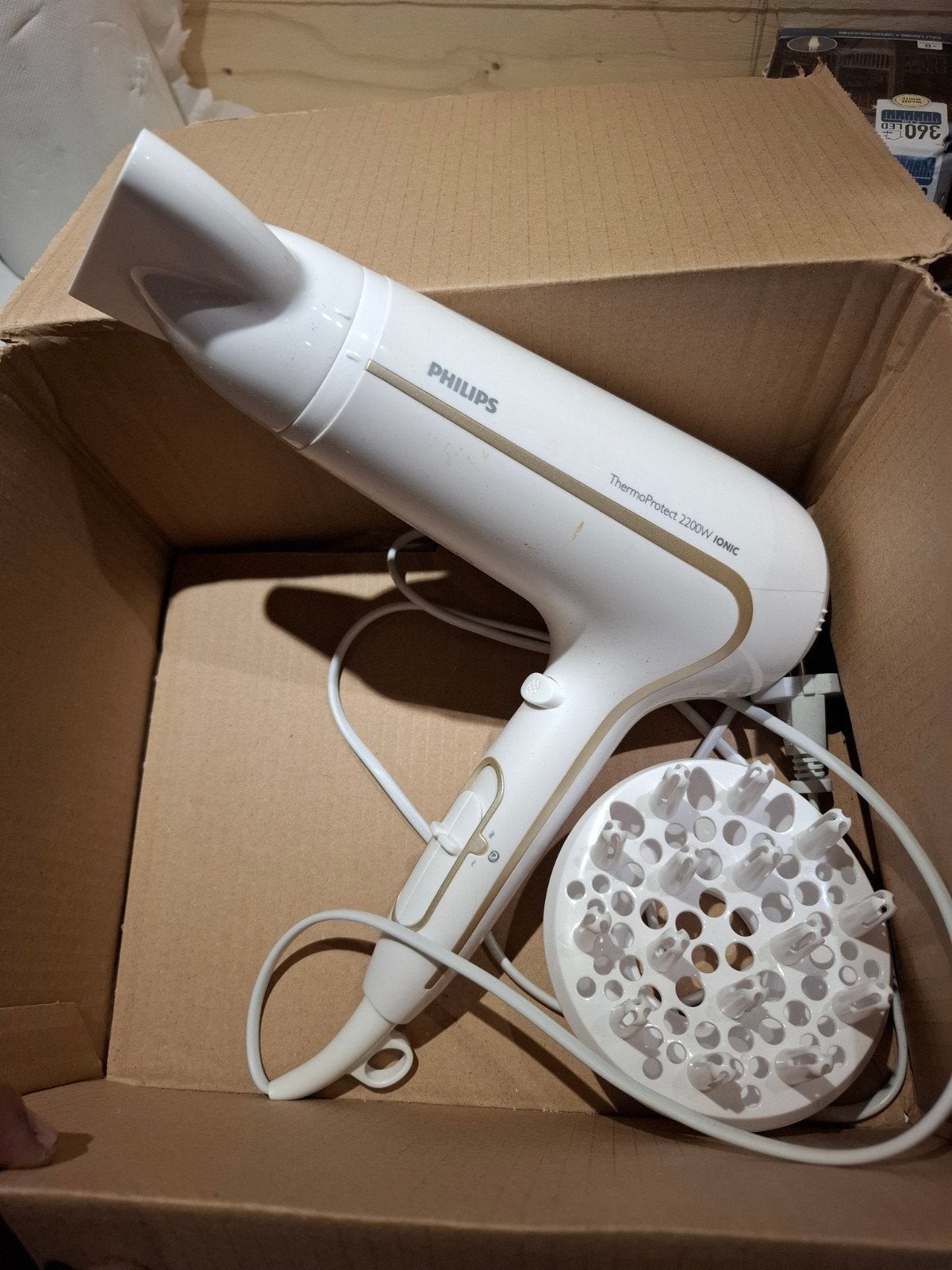 Philips Thermoprotect 2200W IONIC Föhn met diffuser, Ophalen of Verzenden, Zo goed als nieuw, Haarverzorging