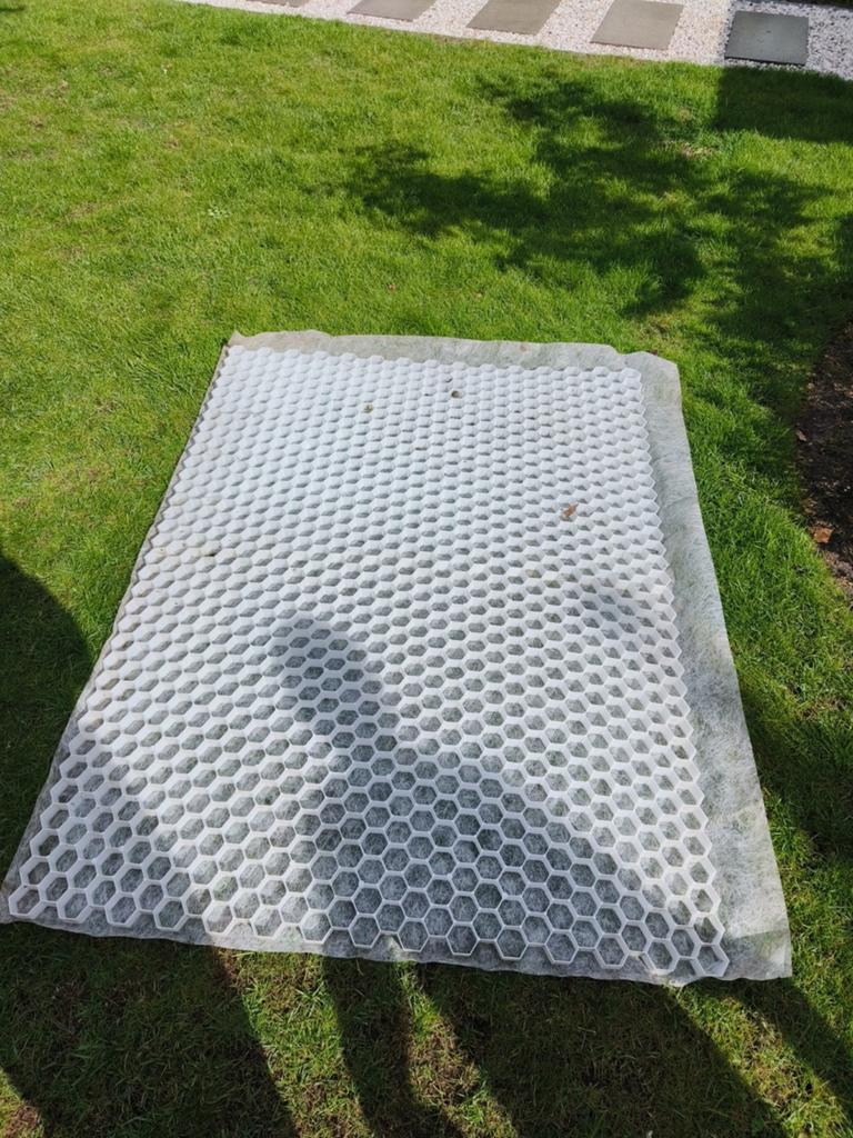 Grind mat 160x120x3 + restanten, Tuin en Terras, Grind, Keien en Split, Ophalen, Zo goed als nieuw