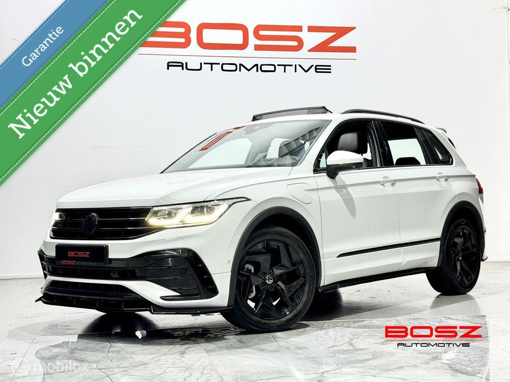 Volkswagen Tiguan 1.4 TSI eHybrid R-Line PANO TREKHAAK HDUP, 1716 kg, Zwart, 4 cilinders, Met garantie (alle)