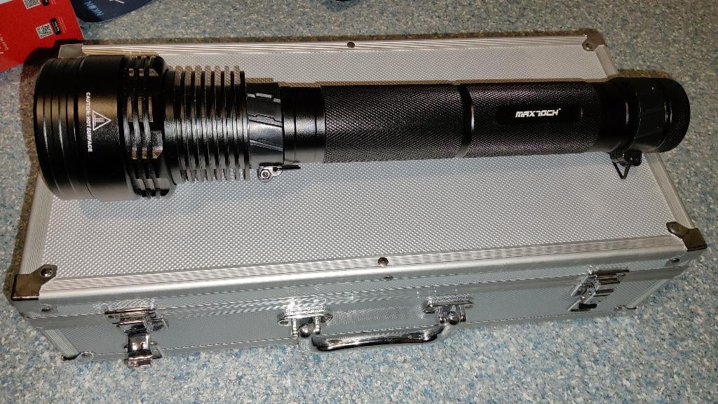 Maxtoch Xenon zaklamp 8500 lumen nieuwstaat!, Ophalen of Verzenden, Zo goed als nieuw, Batterij
