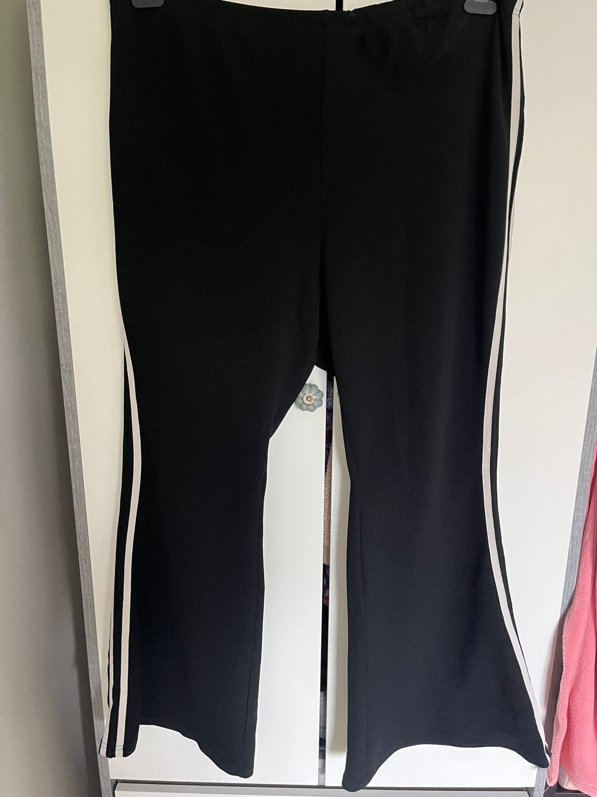 Broek - maat 5XL, Kleding | Dames, Ophalen of Verzenden, Zo goed als nieuw, Zwart, Broek of Spijkerbroek