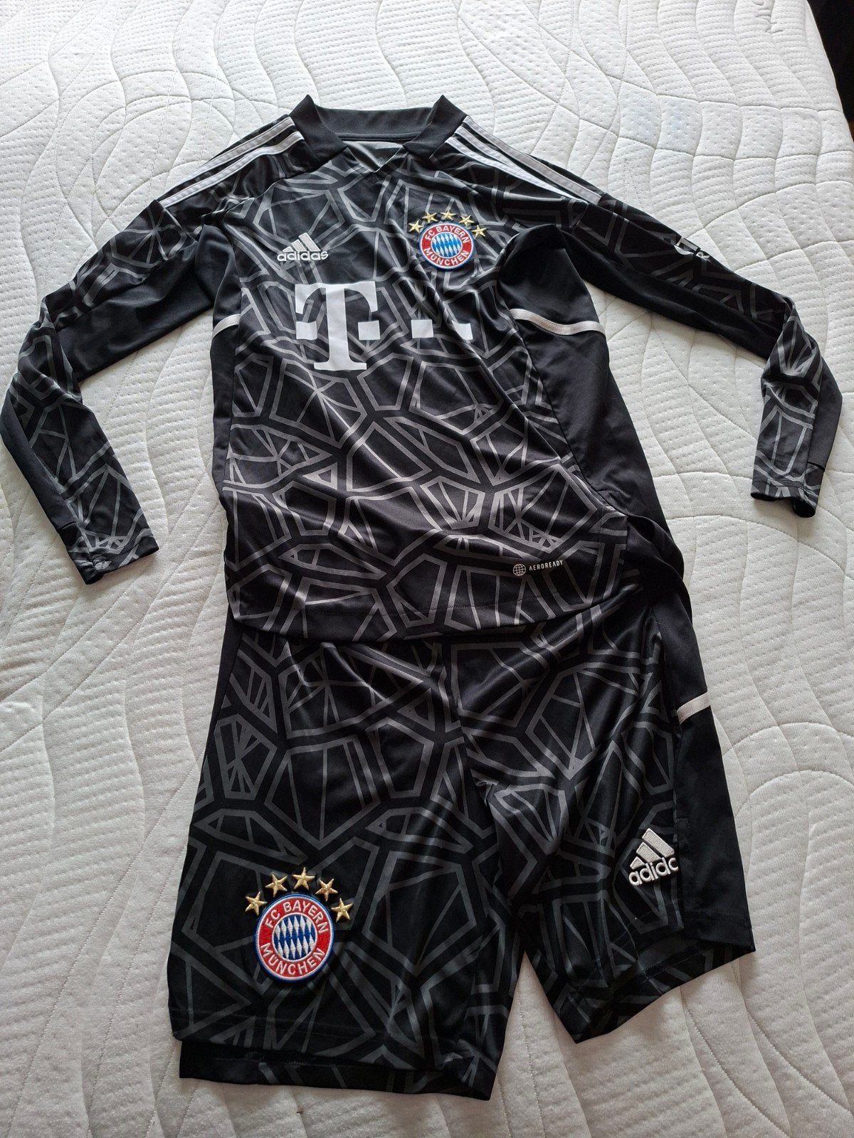 Keepers tenue Bayern München maat 164 (13/14 jaar), Adidas, Jongen of Meisje, Sport- of Zwemkleding, Ophalen of Verzenden