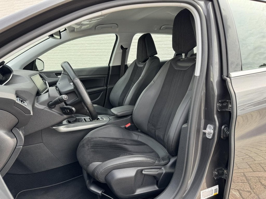Peugeot 308 SW 1.2 PureTech Allure Leder/alcantara Led kopla, Gebruikt, 1199 cc, 635 kg, Parkeersensor