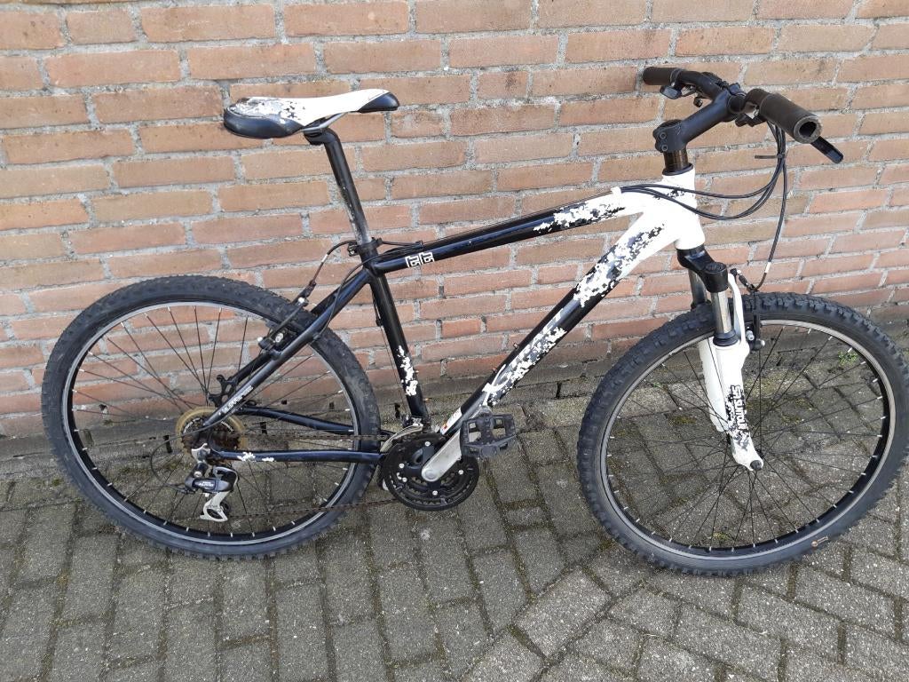 Mountainbike (opknapper), Fietsen en Brommers, Fietsen | Mountainbikes en ATB, Ophalen, Gebruikt, Overige merken