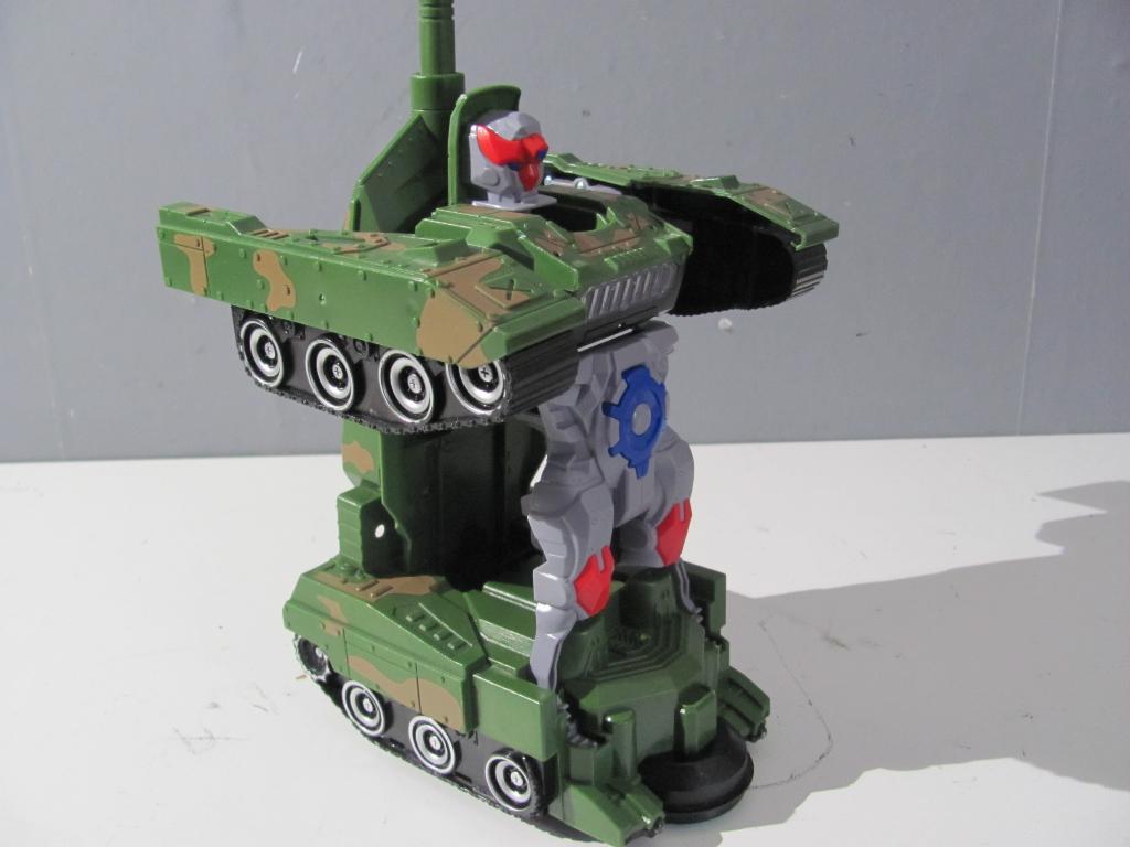 Transformer tank van yi jun toys maakt geluid, G1, Ophalen of Verzenden, Zo goed als nieuw