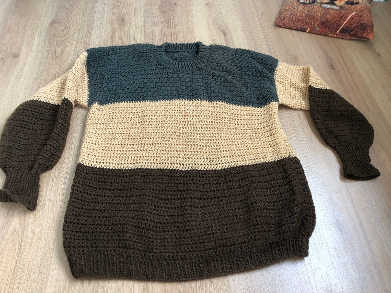 hand gehaakt oversized trui groen beige bruin, Beige, Maat 46/48 (XL) of groter, Ophalen of Verzenden, Zo goed als nieuw