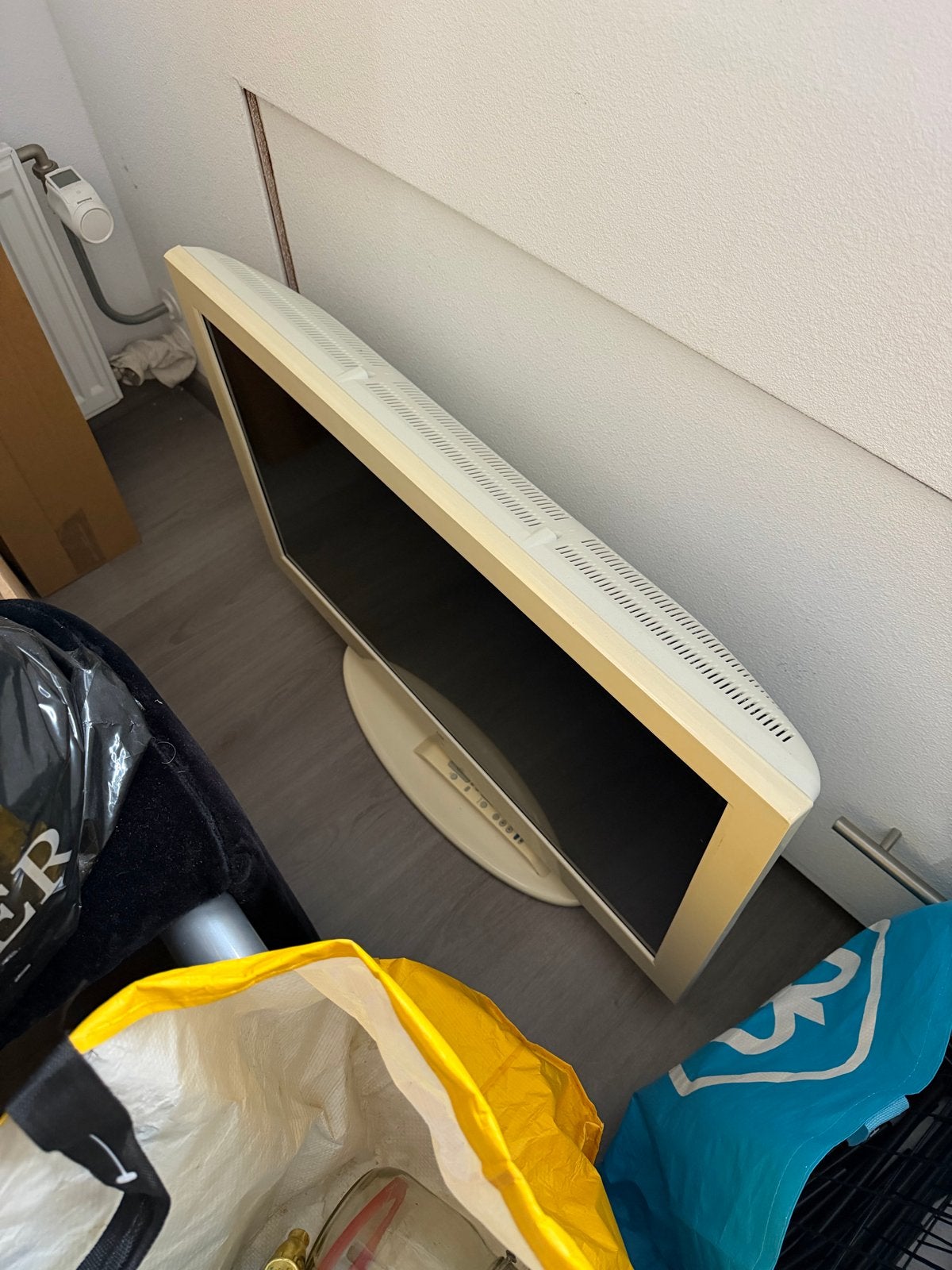 Compacte TV met standaard, Ophalen of Verzenden, Gebruikt, 60 tot 80 cm