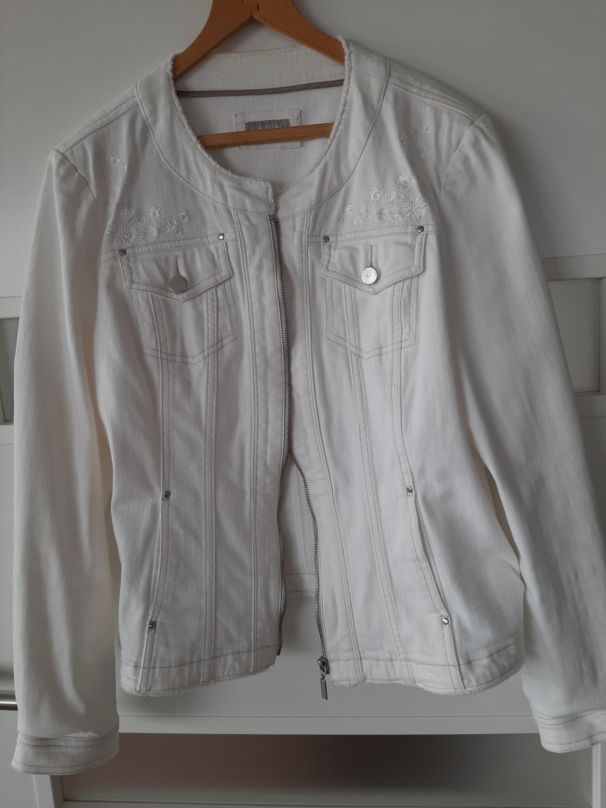 Jeans damesjasje mt. 40 Canda, Ophalen, Zo goed als nieuw, Maat 38/40 (M), Wit