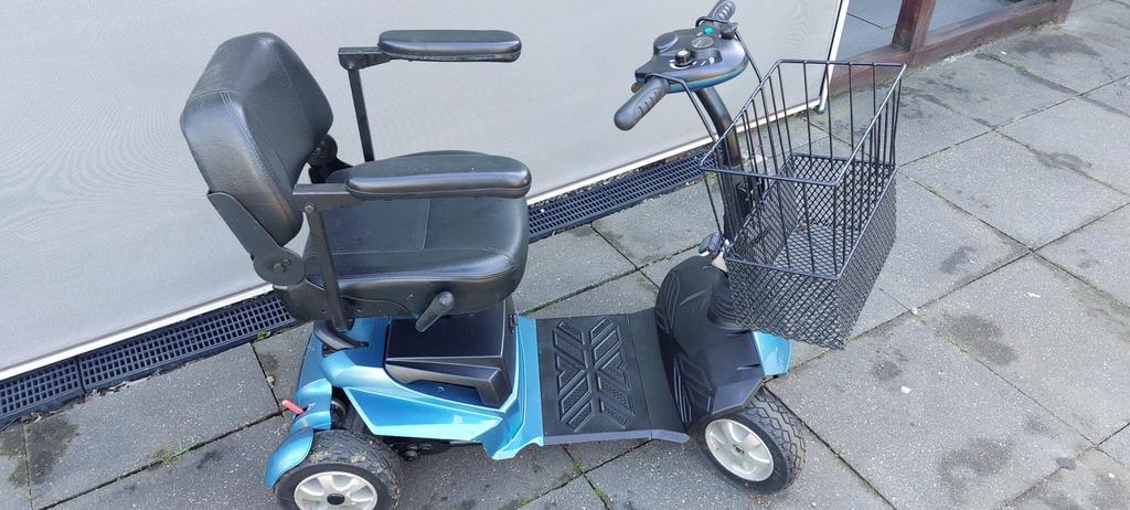scootmobiel Ivo Live Compact inklapbaar, Ophalen, Zo goed als nieuw, 15 km of minder, 10 km/u of minder