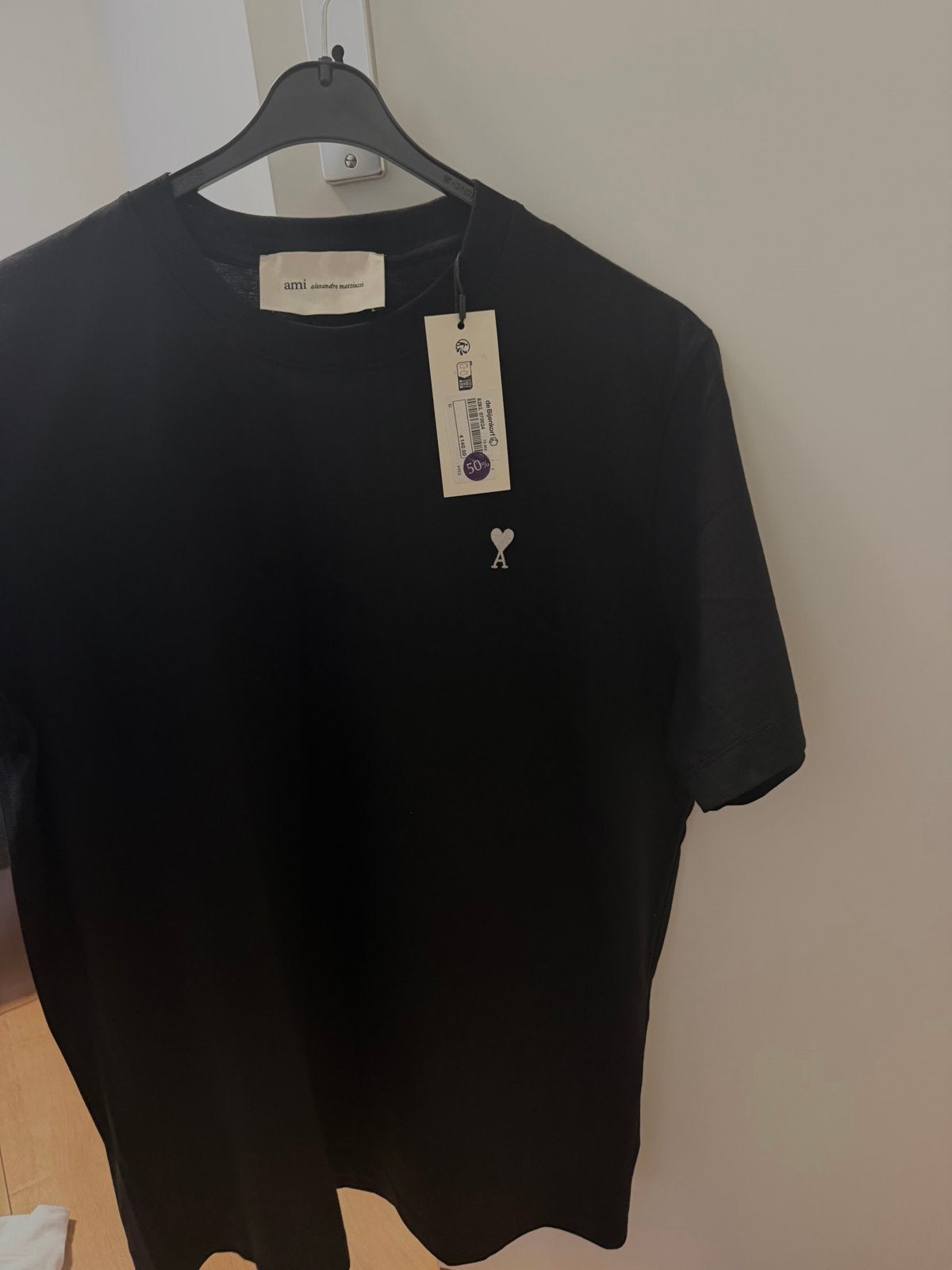 Ami Paris T-shirt Zwart met Ami de Coeur Logo, Ophalen of Verzenden, Nieuw, Maat 48/50 (M), Zwart