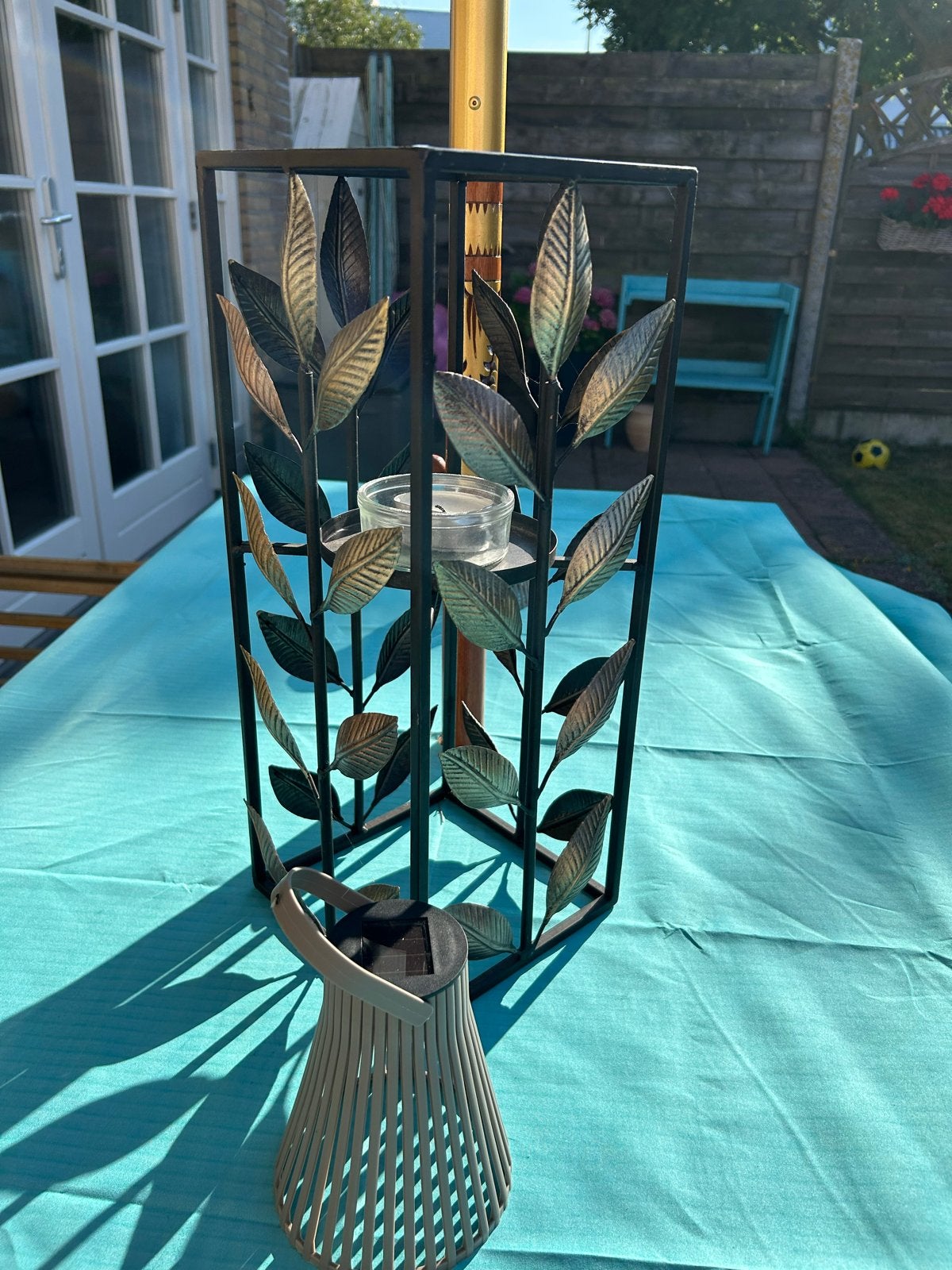 Decoratieve metalen lantaarn met bladeren, Tuin en Terras, Tuinstekers, Ophalen, Zo goed als nieuw