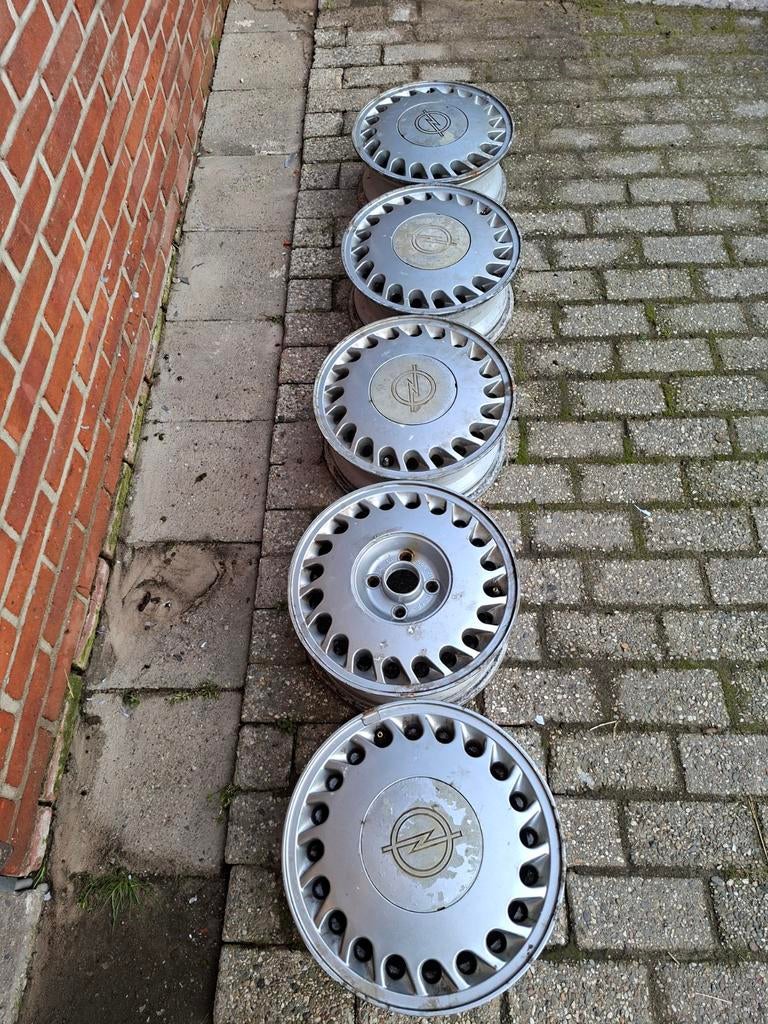 Opel kadett velgen, Ophalen, 14 inch, Zomerbanden, Velg(en)