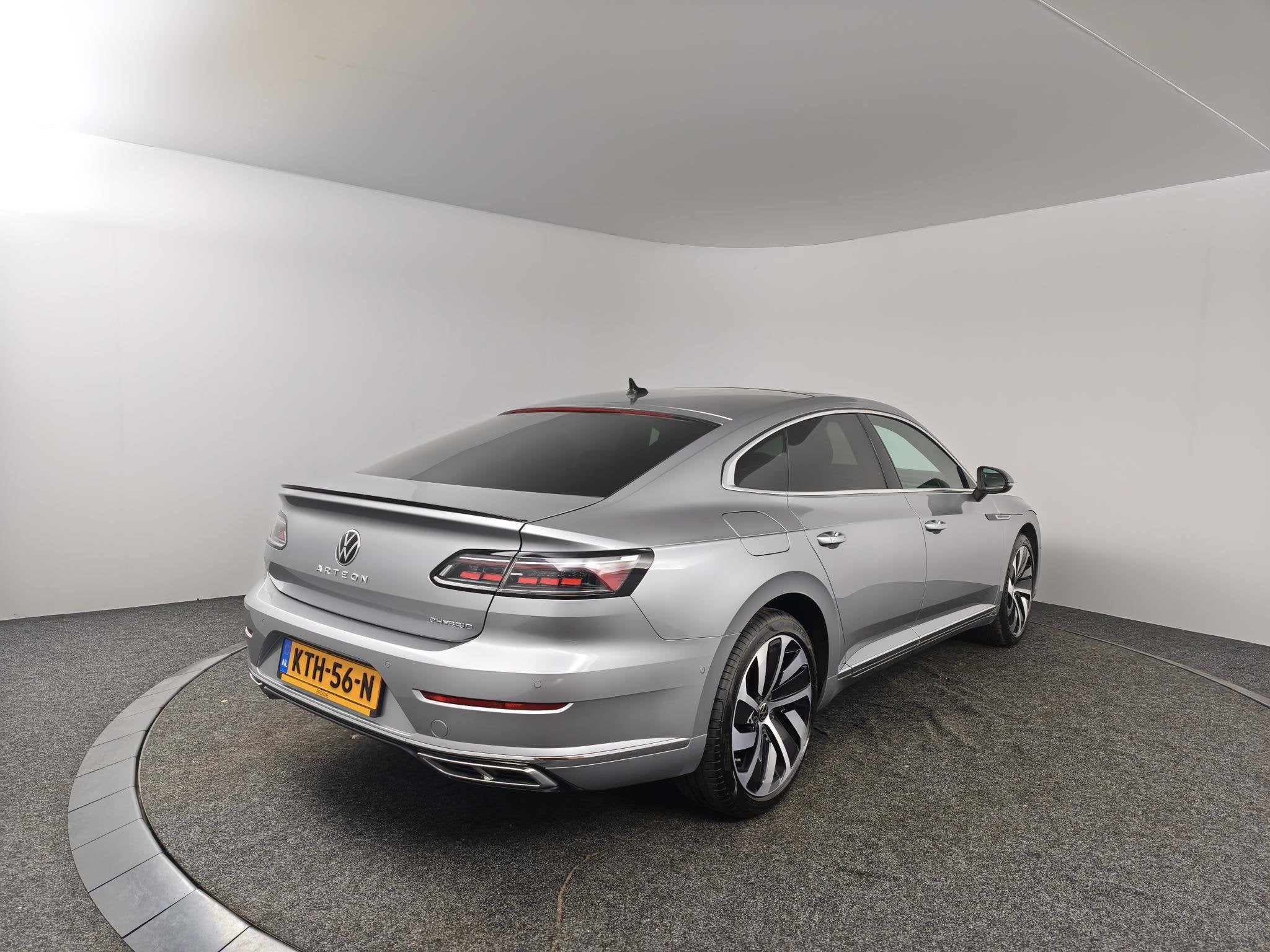 Volkswagen Arteon 1.4 TSI eHybrid R-Line Business+ | DCC | N, Auto's, Arteon, Gebruikt, Met garantie (alle), Hybride Elektrisch/Benzine