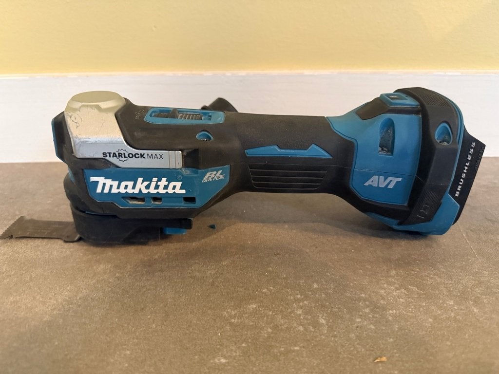 Makita DTM52 18V multitool Starlock Max met Mbox en bladen, Ophalen, Gebruikt