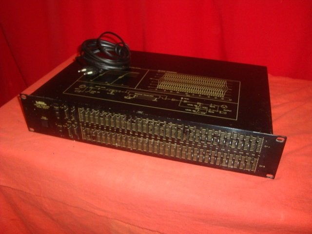 Gebruikt: Yamaha Q2031A equalizer, 20260456, Mteurope@outlook.com, YAMAHA, MTE, Gebruikt