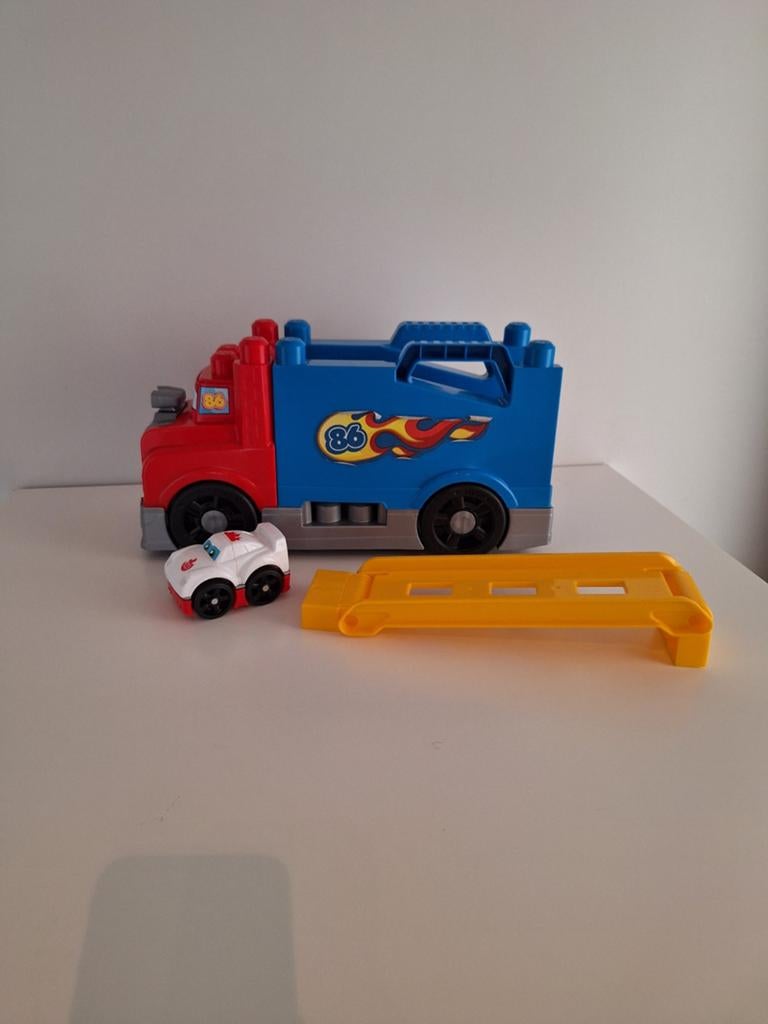 Megabloks speelgoed truck met 60 blokken, Ophalen of Verzenden