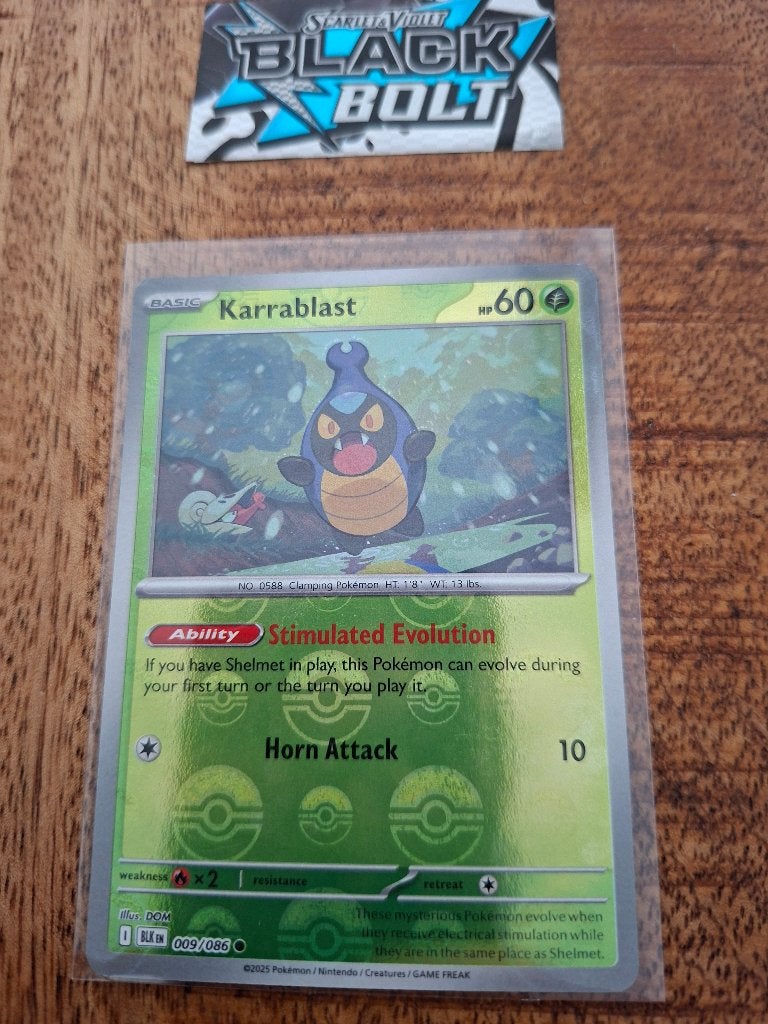 Pokemon Karrablast (pokeball) (009/086) – Black Bolt, Ophalen of Verzenden, Nieuw, Losse kaart, Foil