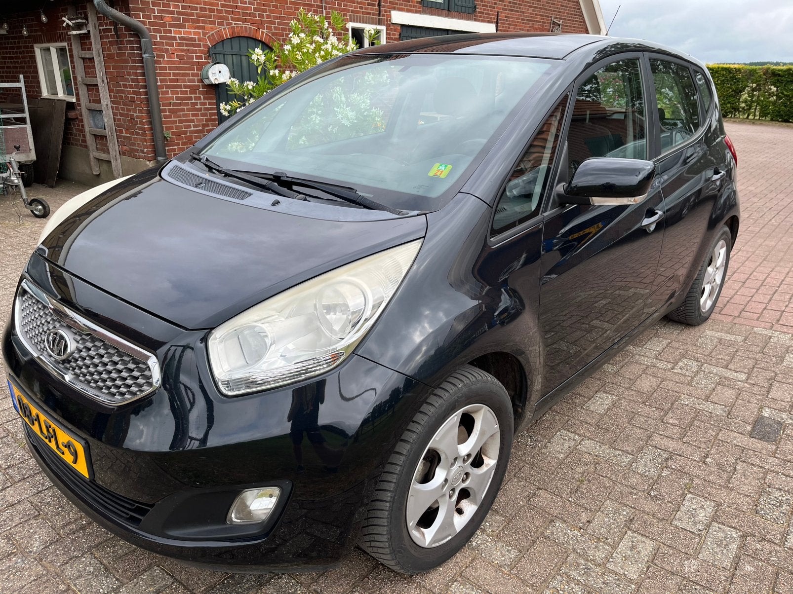 Kia Venga 1.6 Cvvt 2010 Zwart, Voorwielaandrijving, 125 pk, 1591 cc, Zwart