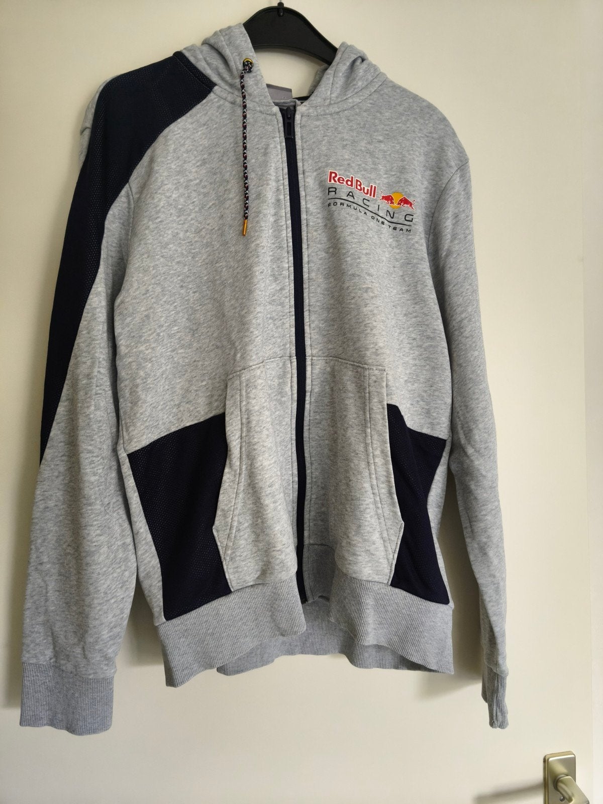 Max Verstappen grijs vest maat M, Ophalen of Verzenden, Zo goed als nieuw, Grijs