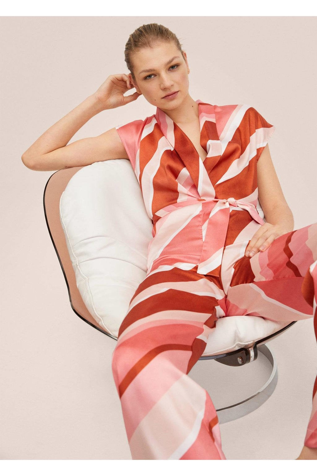 Gestreepte satijnen jumpsuit Mango, Kleding | Dames, Ophalen of Verzenden, Zo goed als nieuw, Meerkleurig