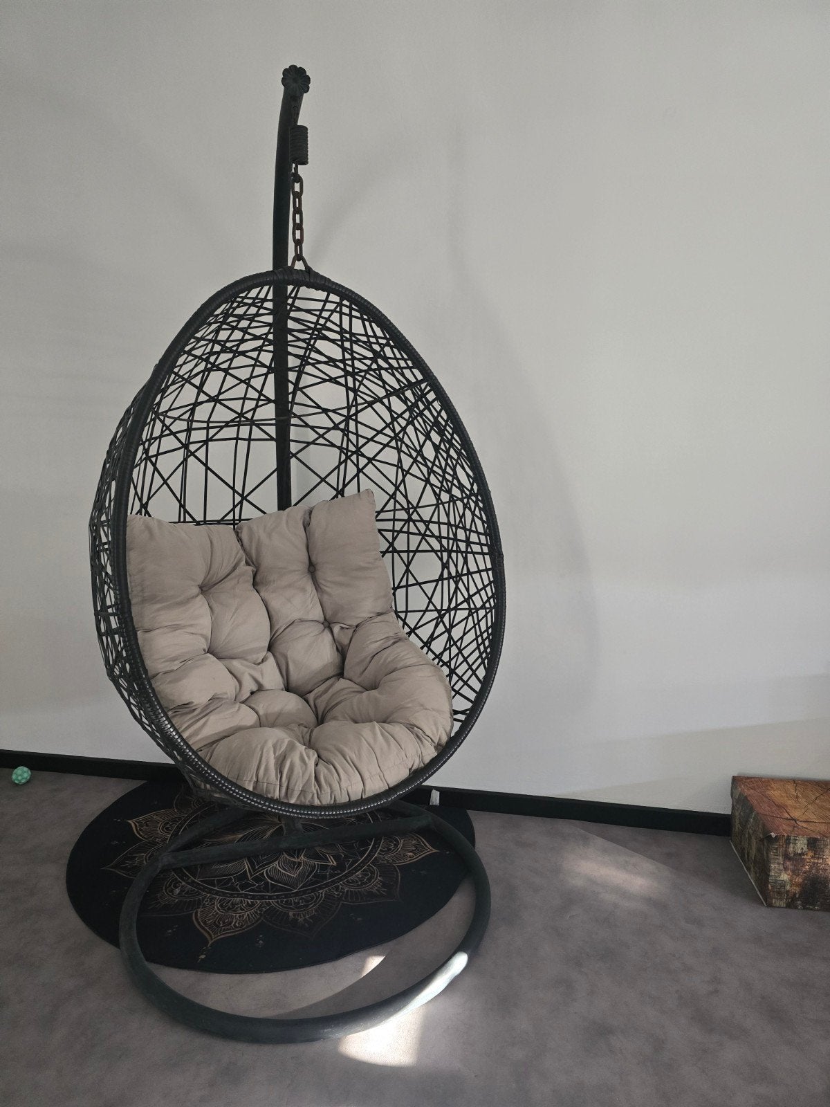 Zwarte hangstoel met kussen, Ophalen, Gebruikt, Modern, Bohemian, Zwart