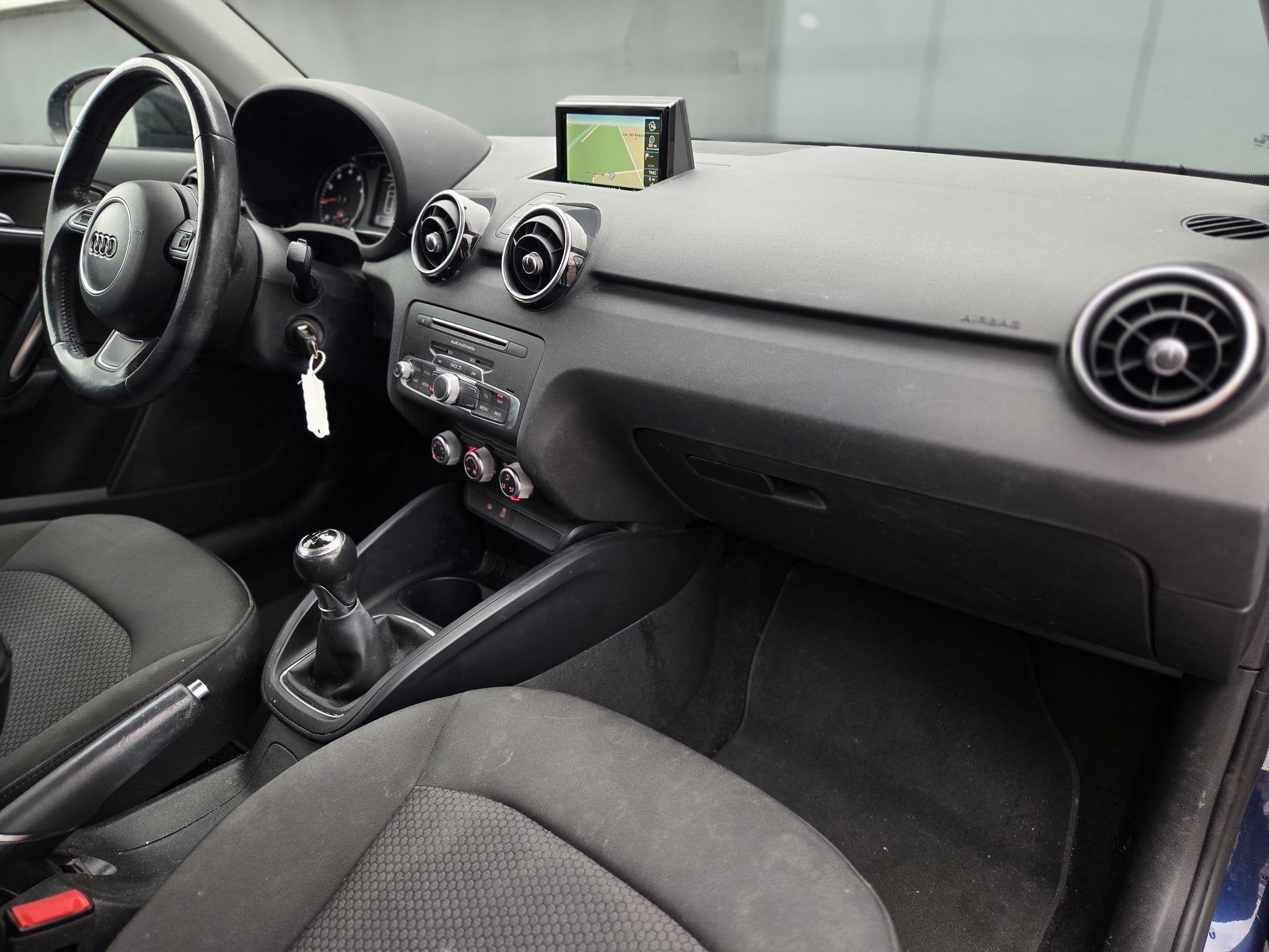Audi A1 Sportback 1.0 TFSI Adrenalin | Navigatie | Bluetooth, Voorwielaandrijving, Stof, 95 pk, Blauw