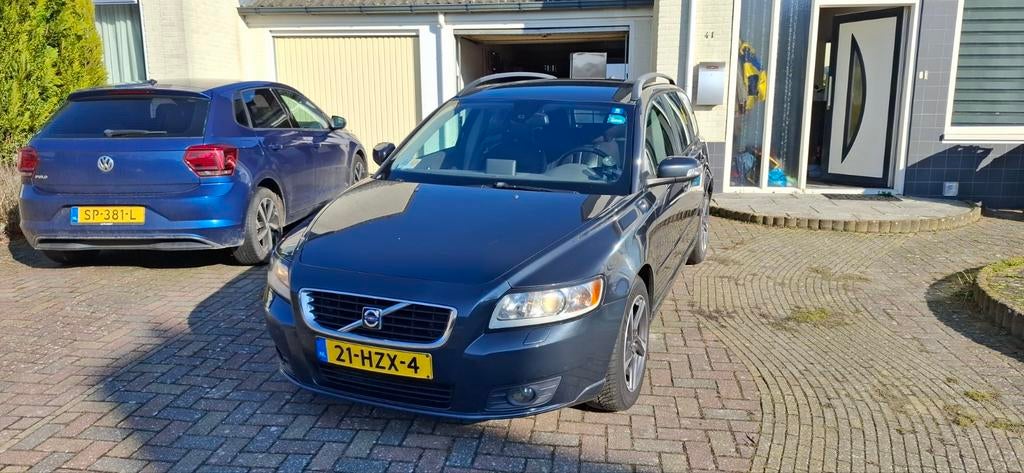 APK tot april 2027 - Volvo V50 2.4 D5 2009 Grijs, Voorwielaandrijving, 1416 kg, 179 pk, Particulier