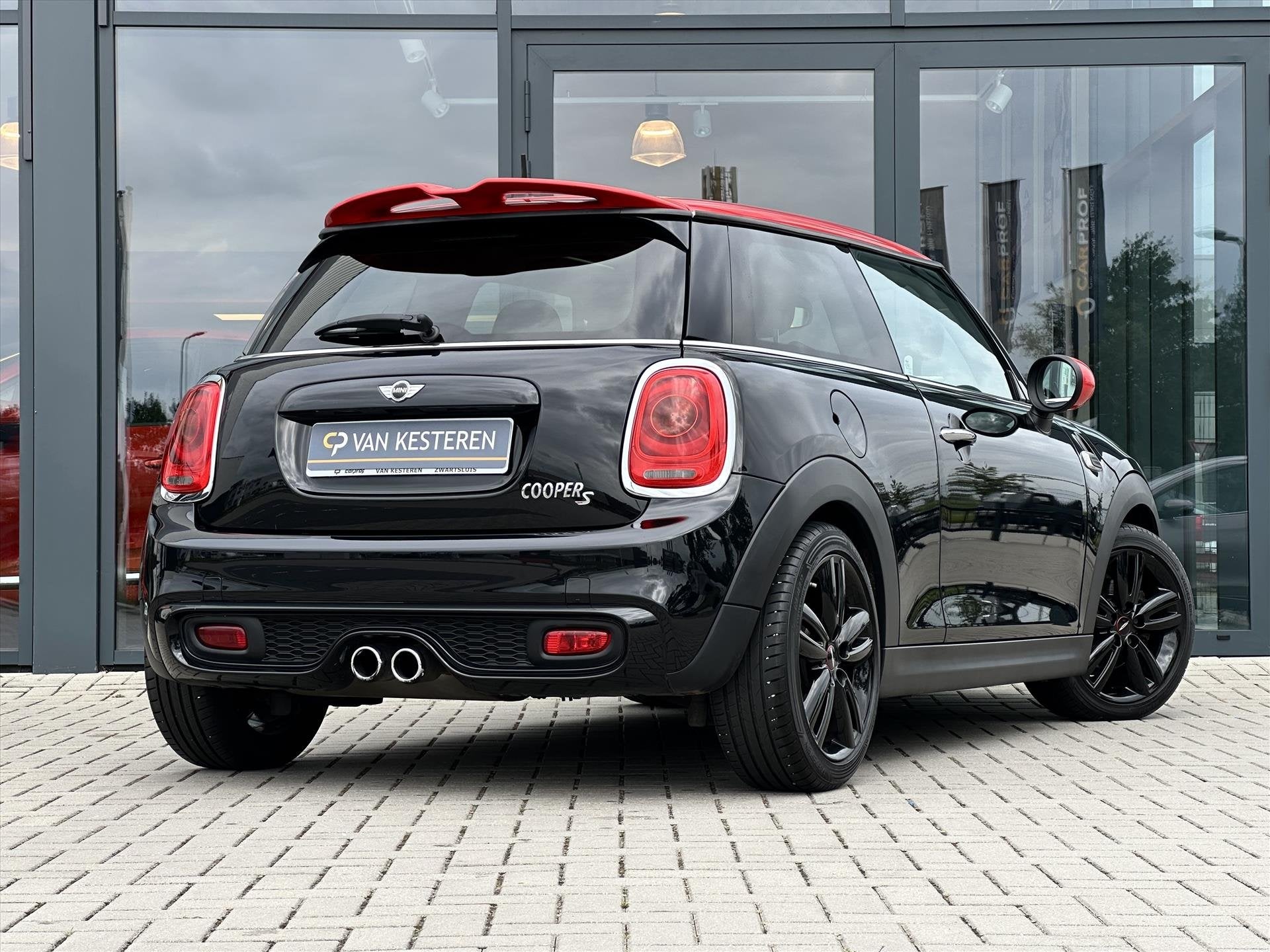 MINI Mini 1.5 136pk Cooper Chili | Cooper S Pakket | Pano |, Voorwielaandrijving, 136 pk, Gebruikt, 4 stoelen