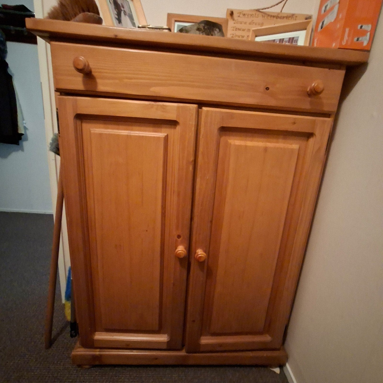 Meiden kast in zeer goede staat, Kinderen en Baby's, Kinderkamer | Commodes en Kasten, Ophalen, Zo goed als nieuw, 50 tot 70 cm