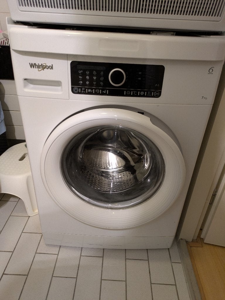 Whirlpool wasmachine - kogellagers kapot, Ophalen, Wolwasprogramma, Voorlader, Niet werkend