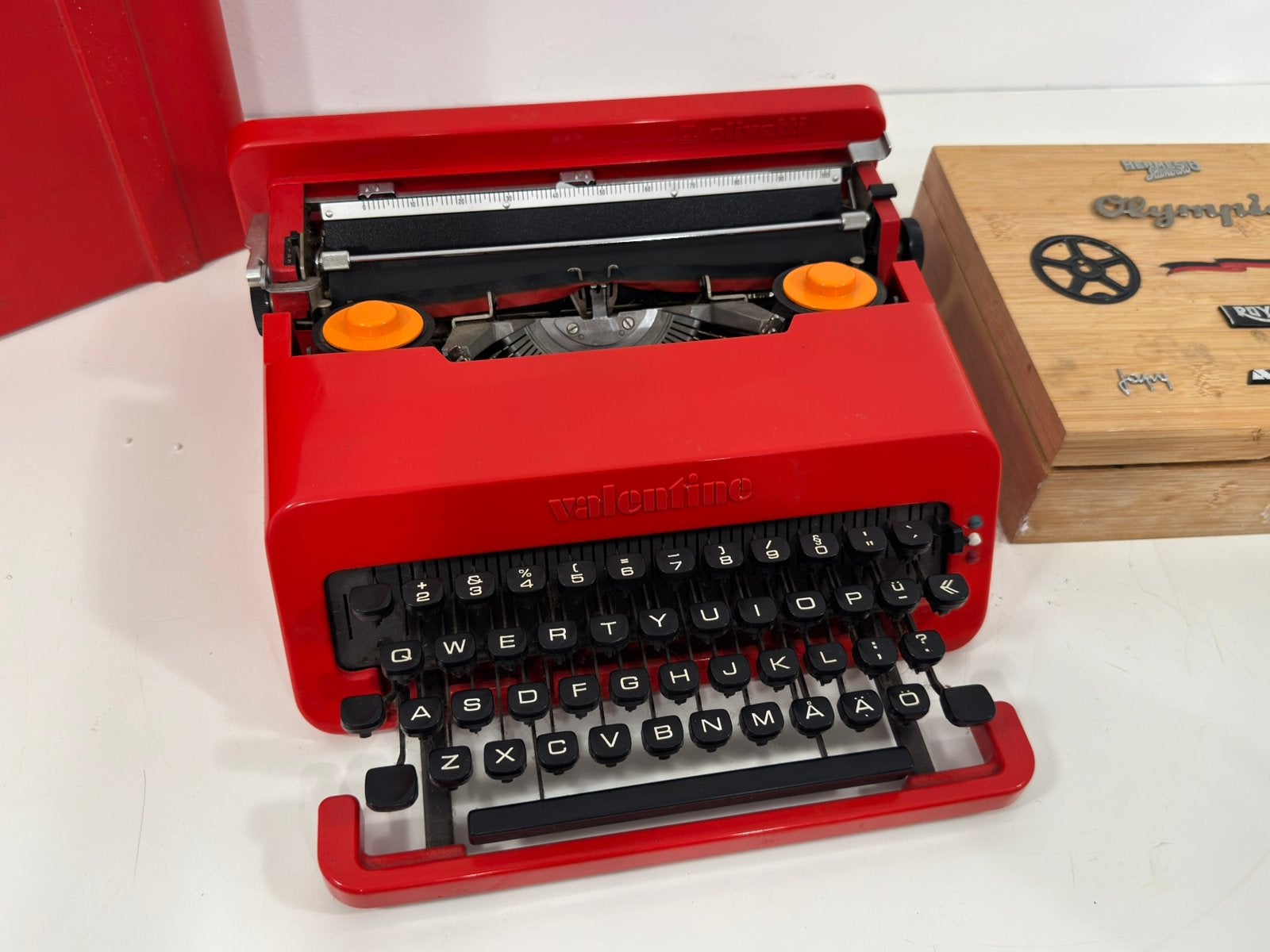 Olivetti Valentine Typemachine, Ophalen of Verzenden, Zo goed als nieuw