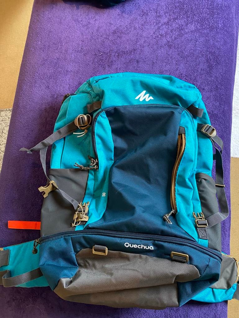 Quechua Trekking Rugzak 50L met Regenhoes & Opbergzak, Overige merken, Gebruikt, Ophalen of Verzenden, Trekking
