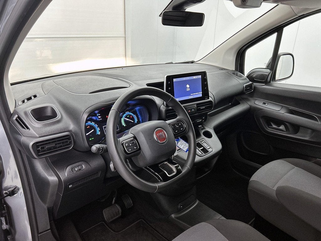 Fiat E-Doblò Cargo 136 L1 50 kWh Fiat E-Doblò 136 L1 50 kW, Auto's, 12 maanden, 750 kg, Origineel Nederlands, 1565 kg