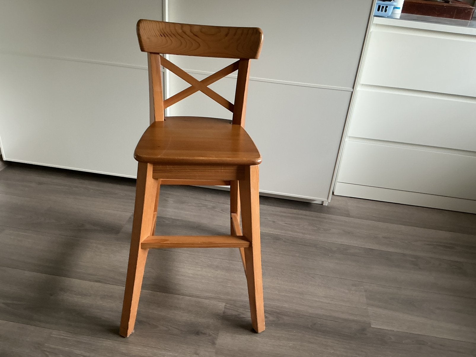 Kinderstoeltje van Ikea, Ophalen, Zo goed als nieuw, Bruin, Eén