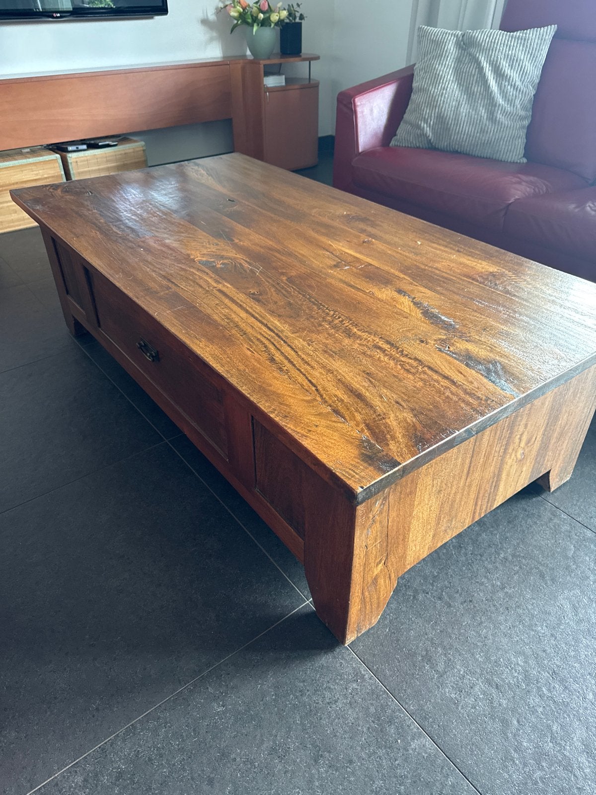 Robuuste houten salontafel met 2x lade 155x80x46 cm, Ophalen, Gebruikt, 100 tot 150 cm, 50 tot 100 cm