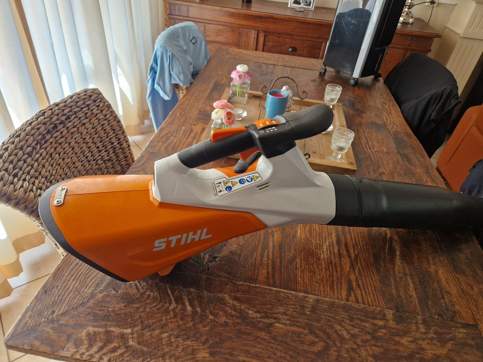 Nette stihl bga 200 bladblazer (zie omschrijving), Ophalen, Zo goed als nieuw, Accu