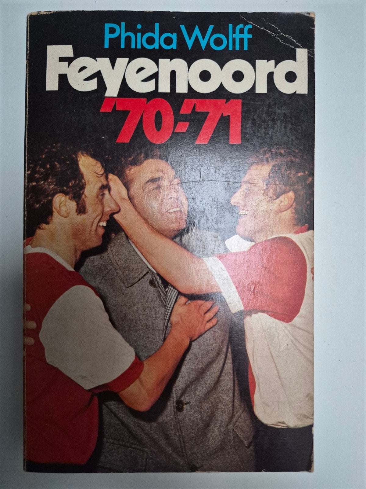Feyenoord 70-71 door Phida Wolff - Historisch Voetbalboek, Ophalen of Verzenden, Gelezen, Phida Wolff, Balsport